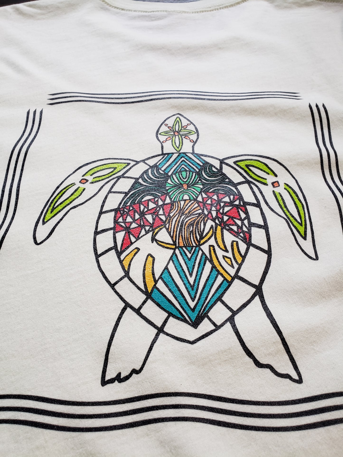 Sea Turtle t-shirt (unisex sizing)